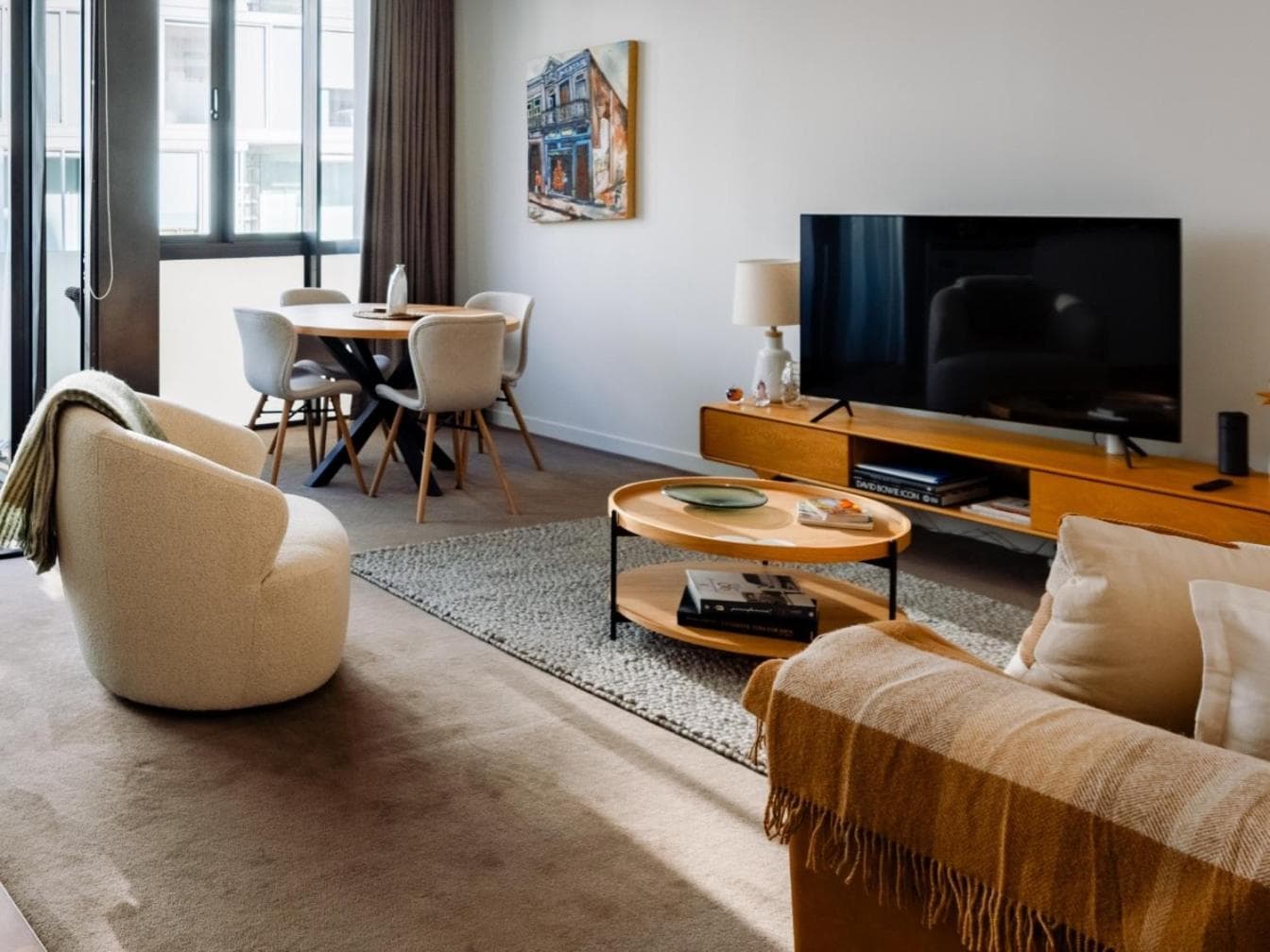 Elegant Marina Apartment - Pool & Parking - Viaduct