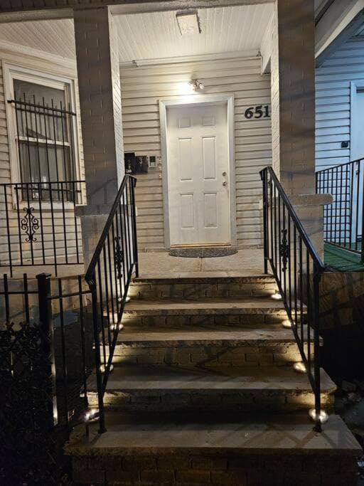 Large 3 BRM 2 Bath Near EWR NYC