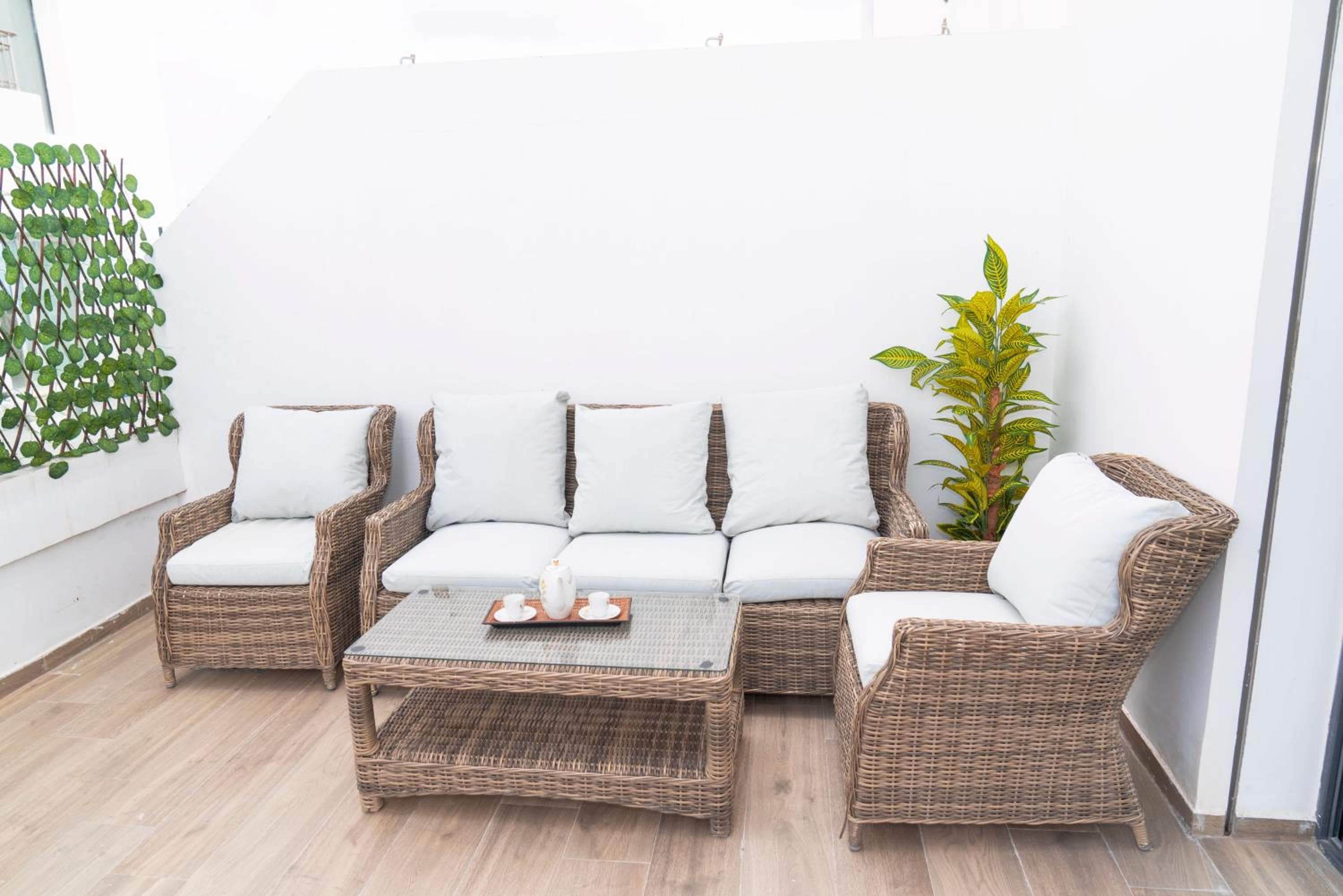 Skyline 3BR Apartment with Expansive Private Terrace - Families Only