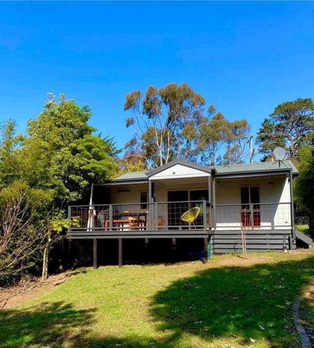 Sunny Ventnor Cottage with Retro Vibe 400m to Beach