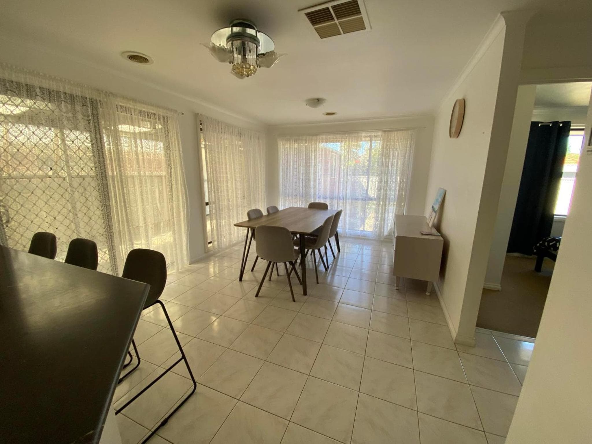 A spacious Vacation Home nearby Melbourne Airport