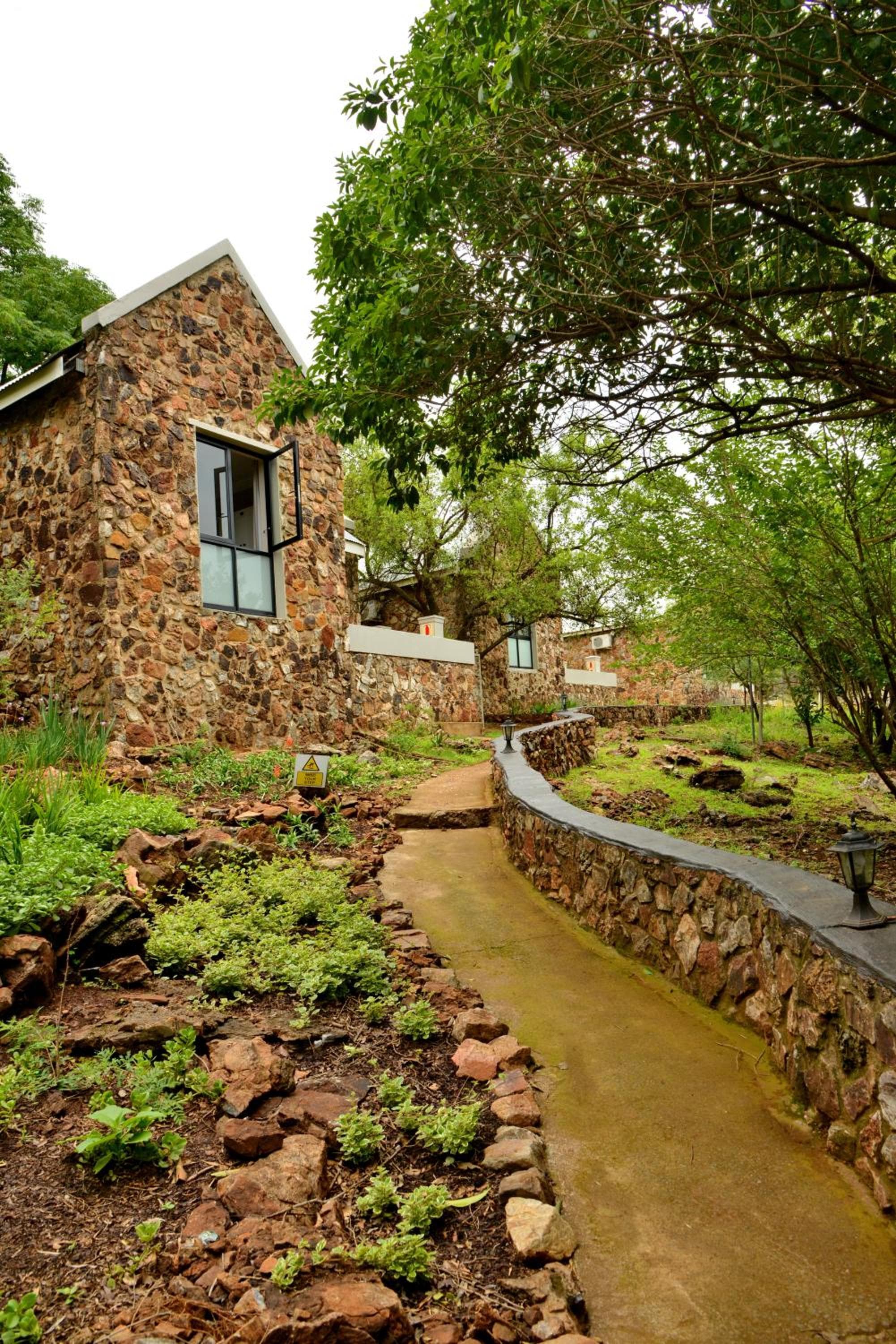 Thanda Manzi Country Hotel