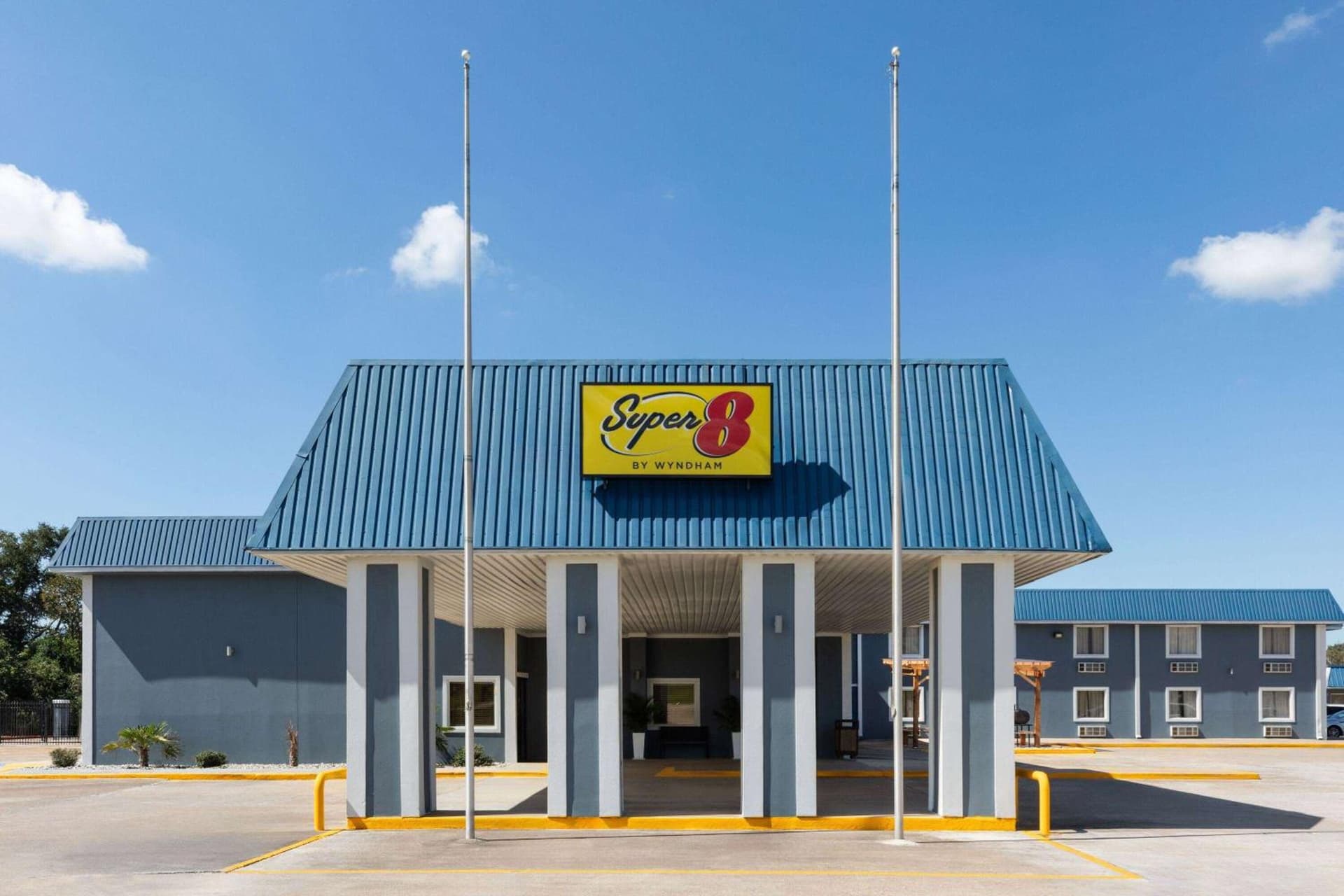 Super 8 by Wyndham Buffalo