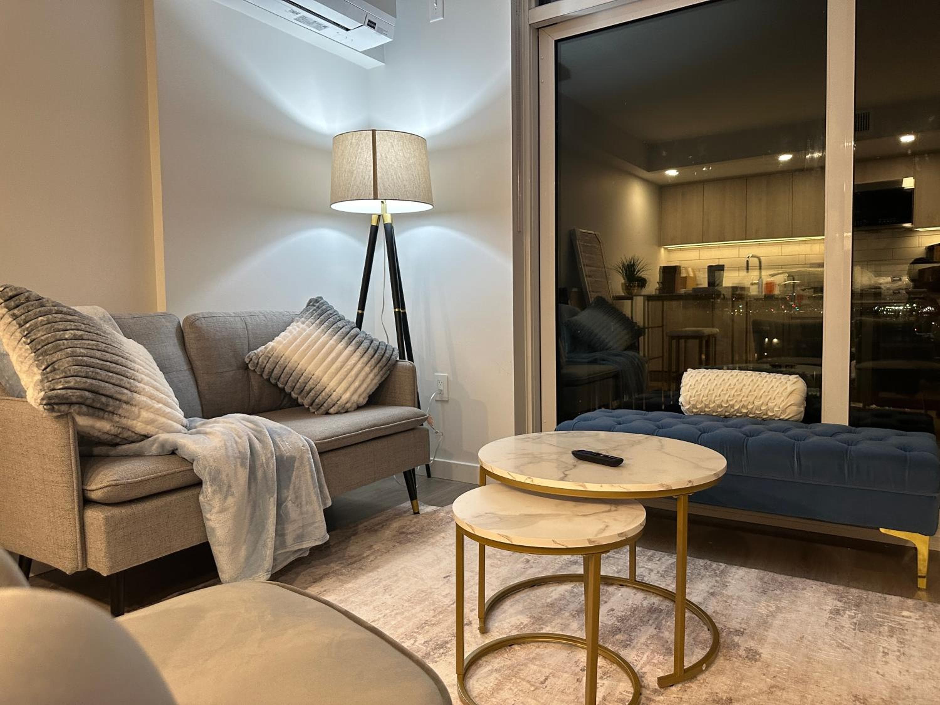 Silverstone Downtown Center Long-Stay Home in Vancouver