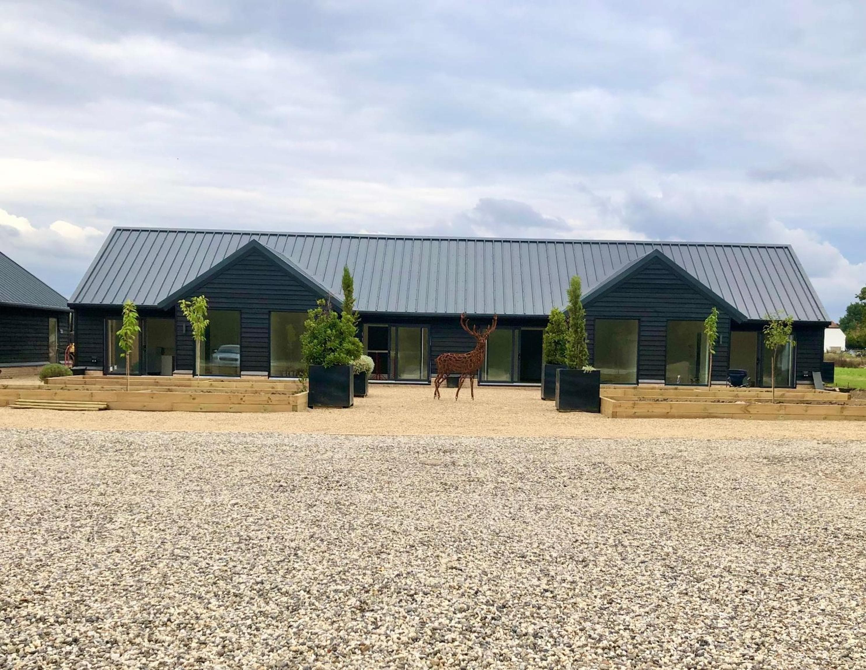 Bespoke 1 Bedroom Barn by Stansted Airport & Holiday Parking
