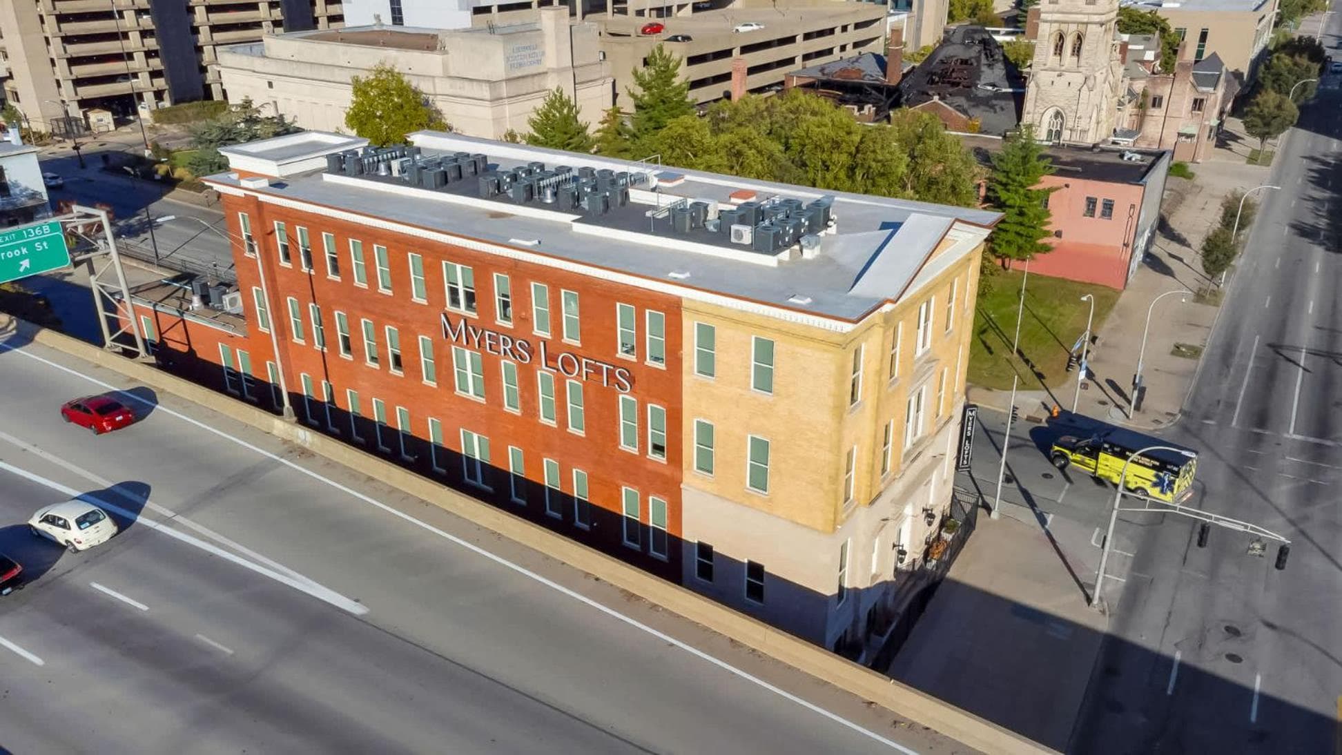 Bright and Modern Studio in Louisville # 305