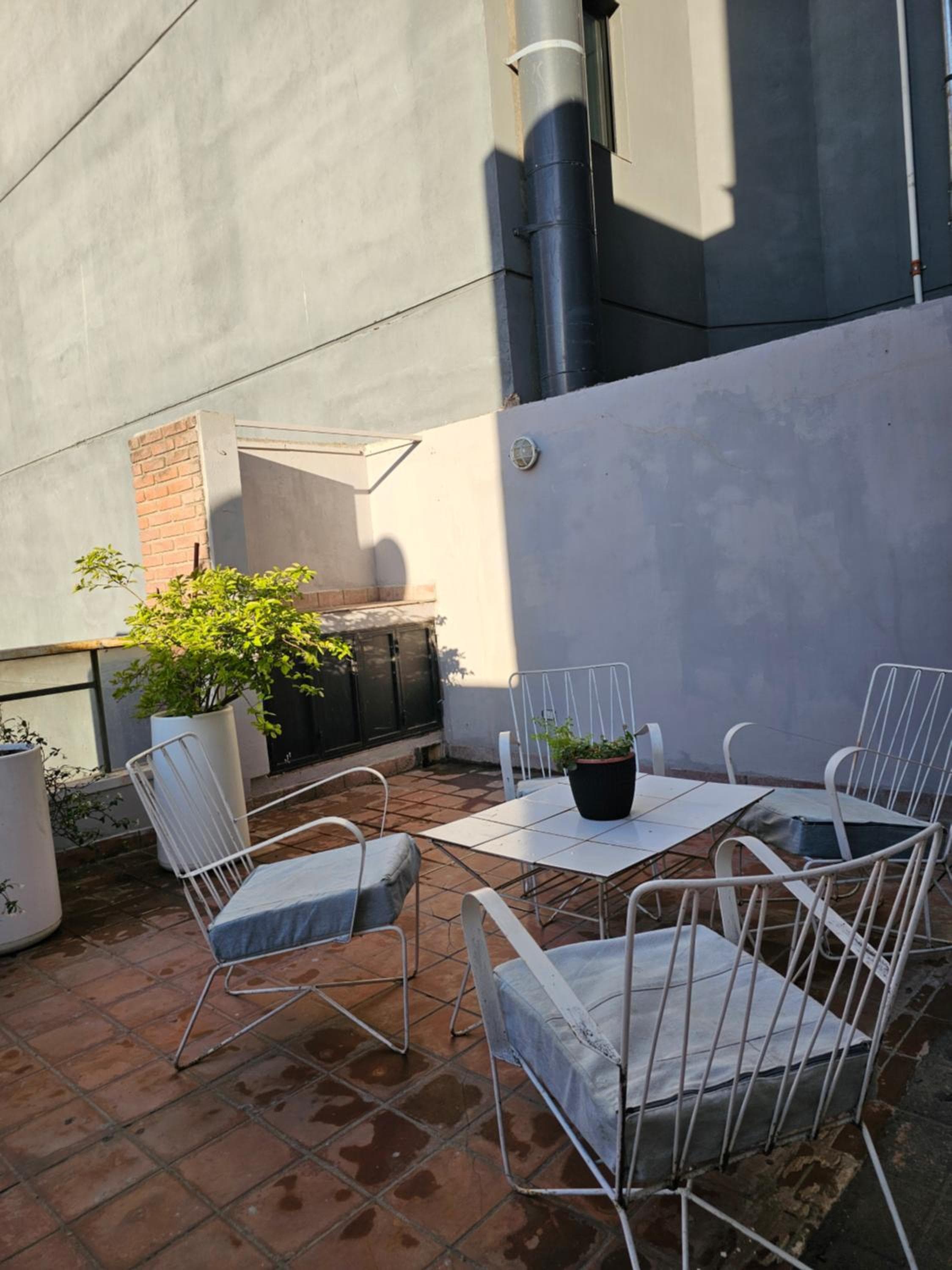 Cómodo departamento en Nueva Córdoba con amplia terraza y asador privado
