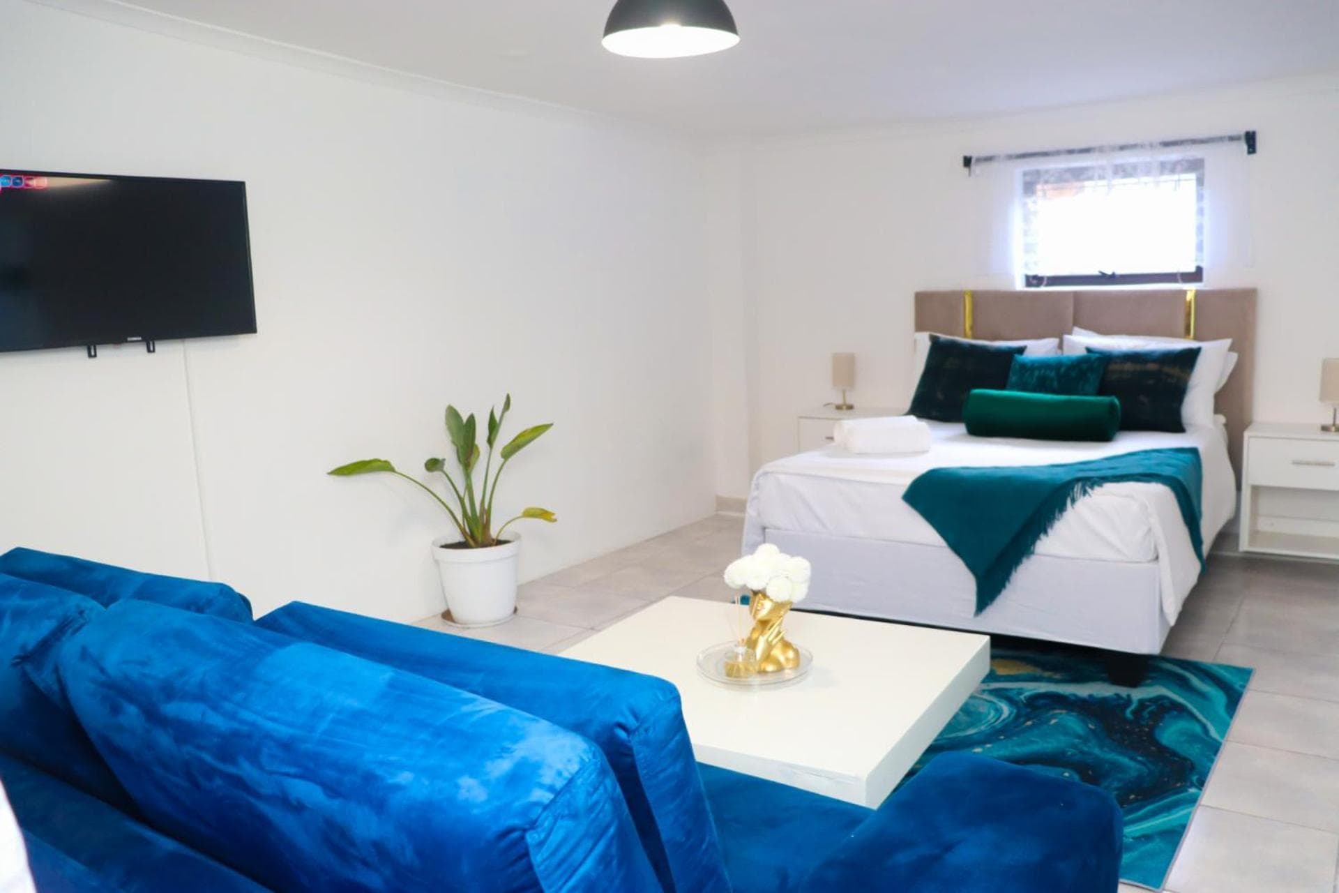 Optimum Stay Self Catering Accommodation - Deluxe Room