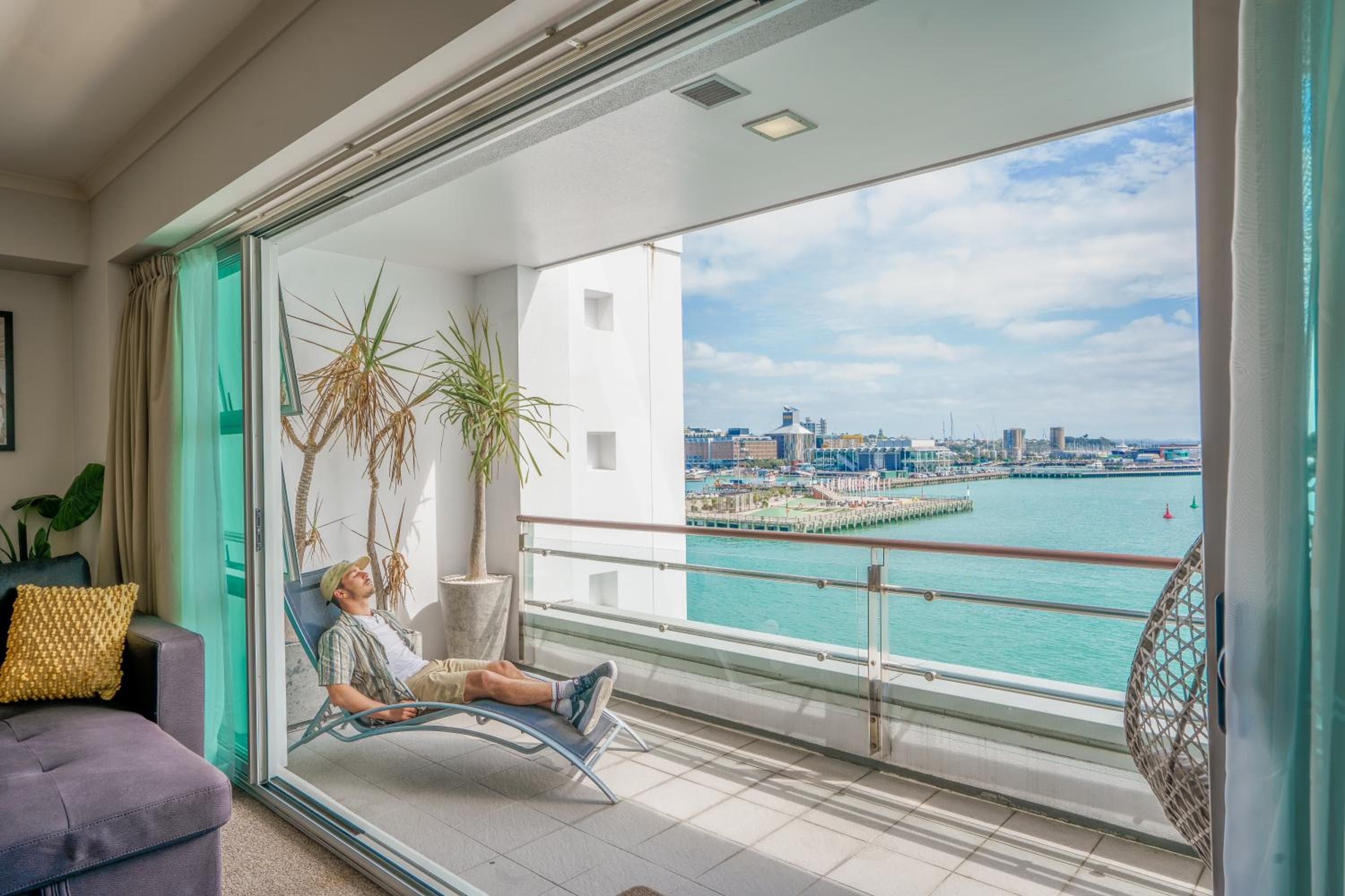 Princes Wharf - Bridge View