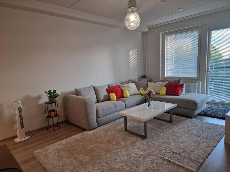 Top Floor Airport Apartment