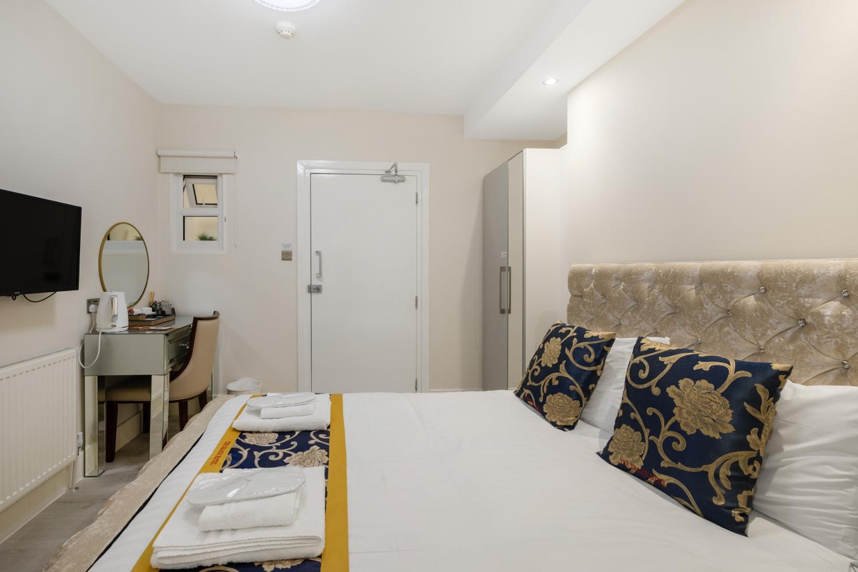 Drake Hotel Plymouth 4