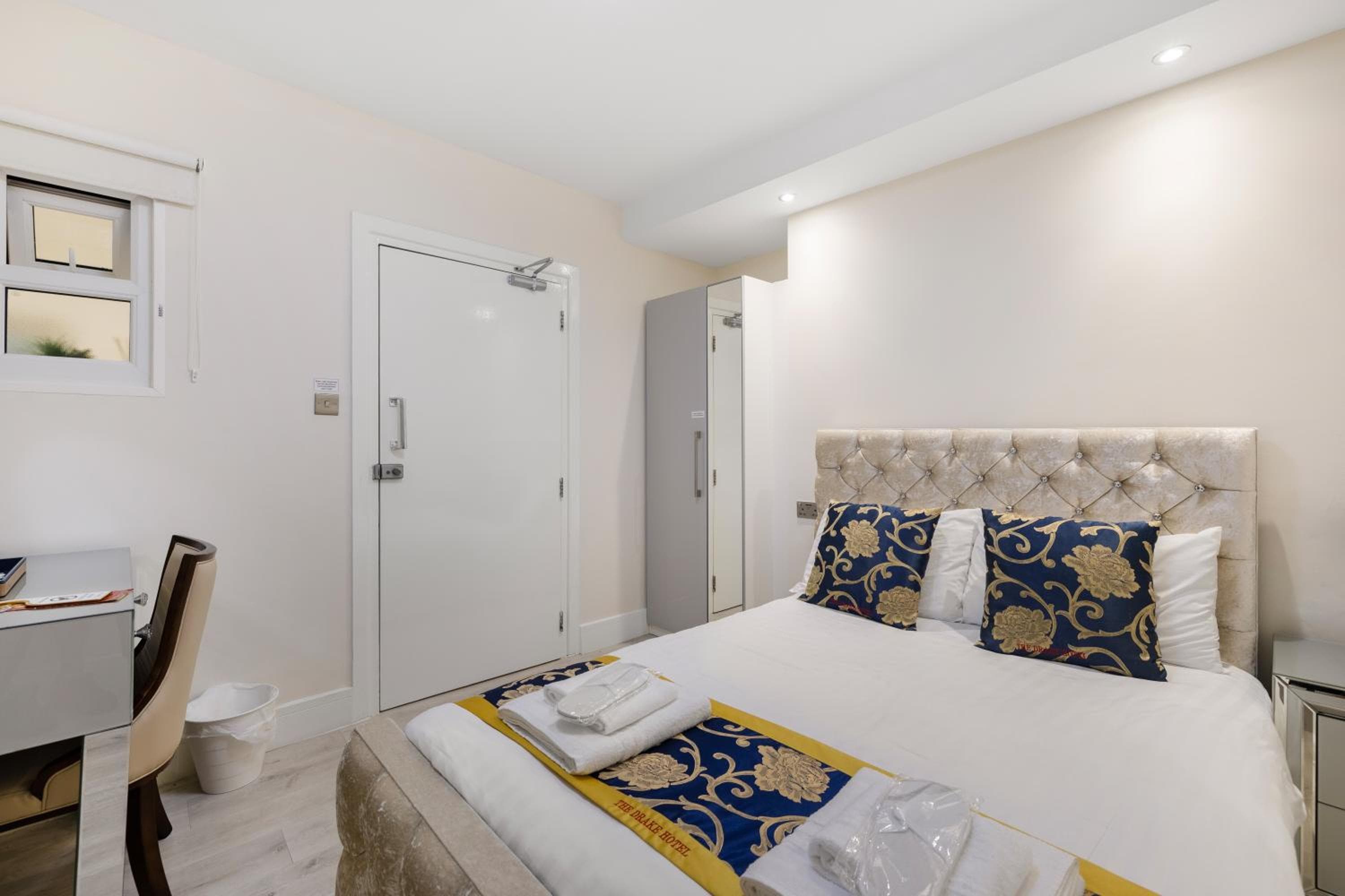 Drake Hotel Plymouth 5