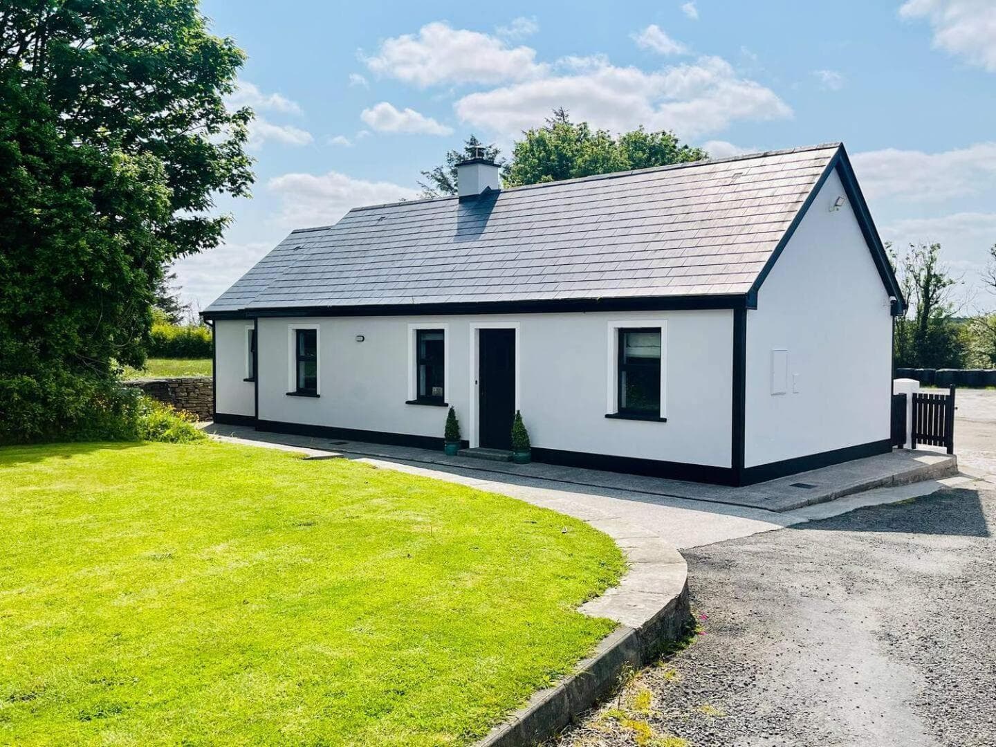 Rose Cottage in Ennistymon - Near Cliffs of Moher