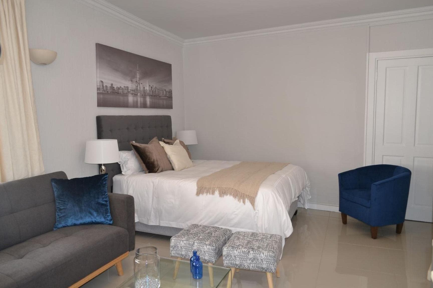 7 Woodmead Suites