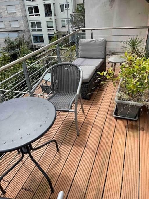 Siegburg- City helles Apartment mit Charme ICE Bhf