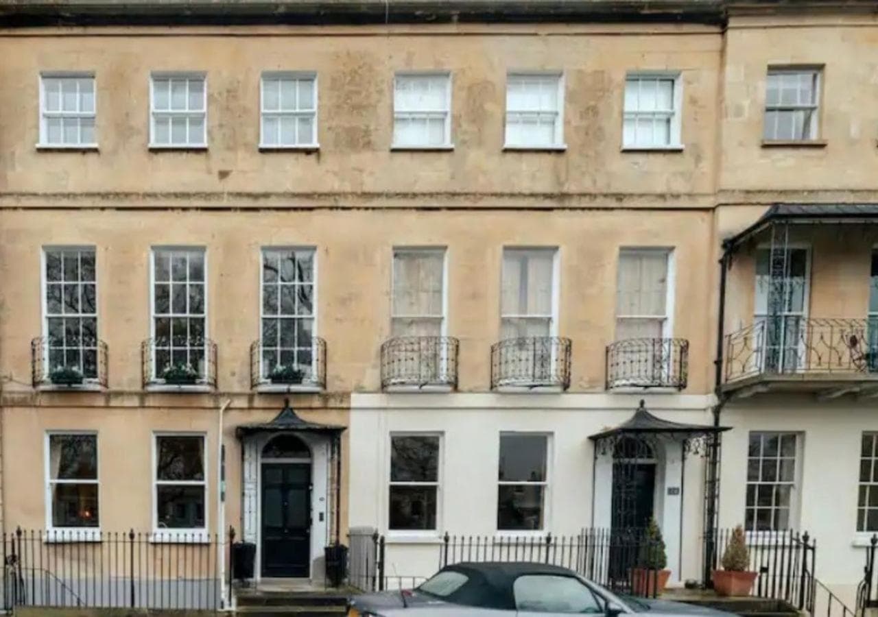 Stylish Grade II Listed Apartment: The London