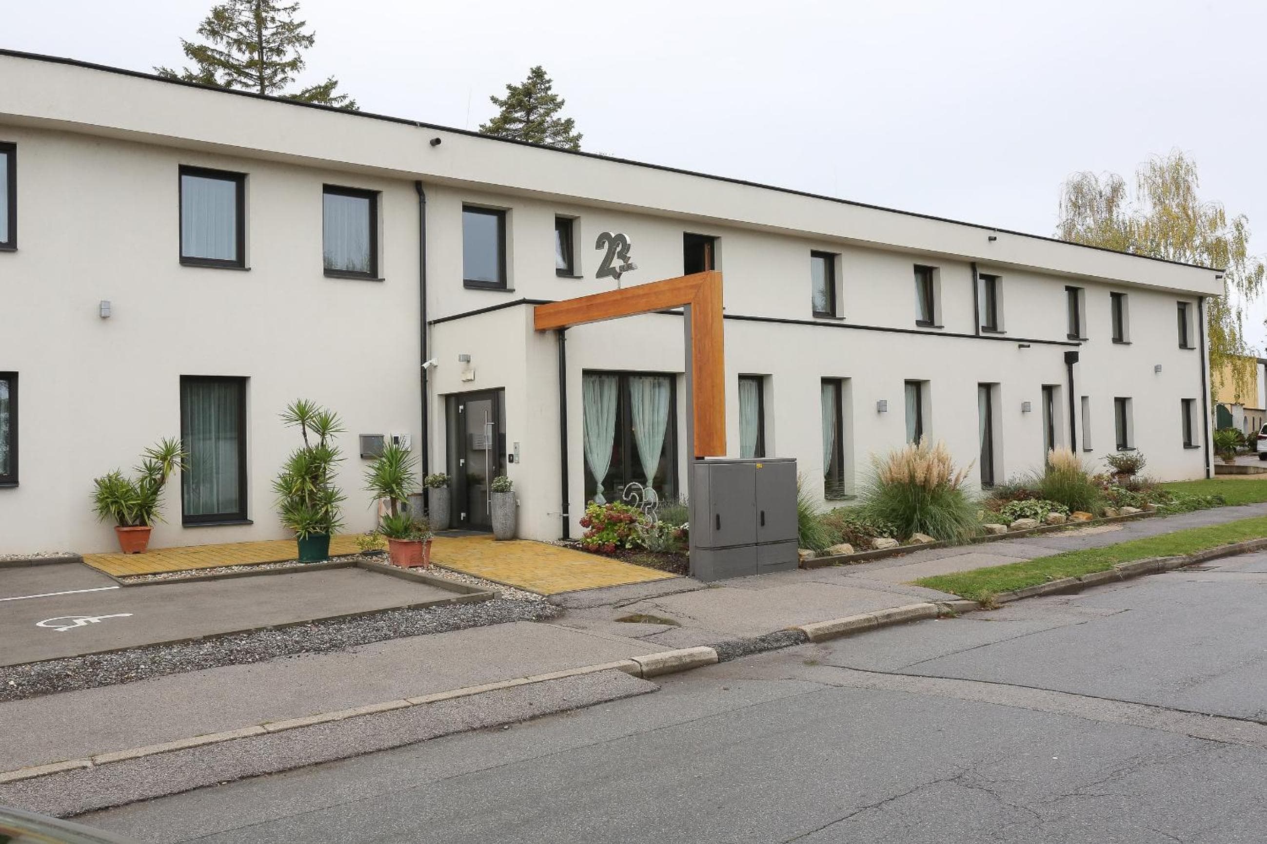 23-hotel
