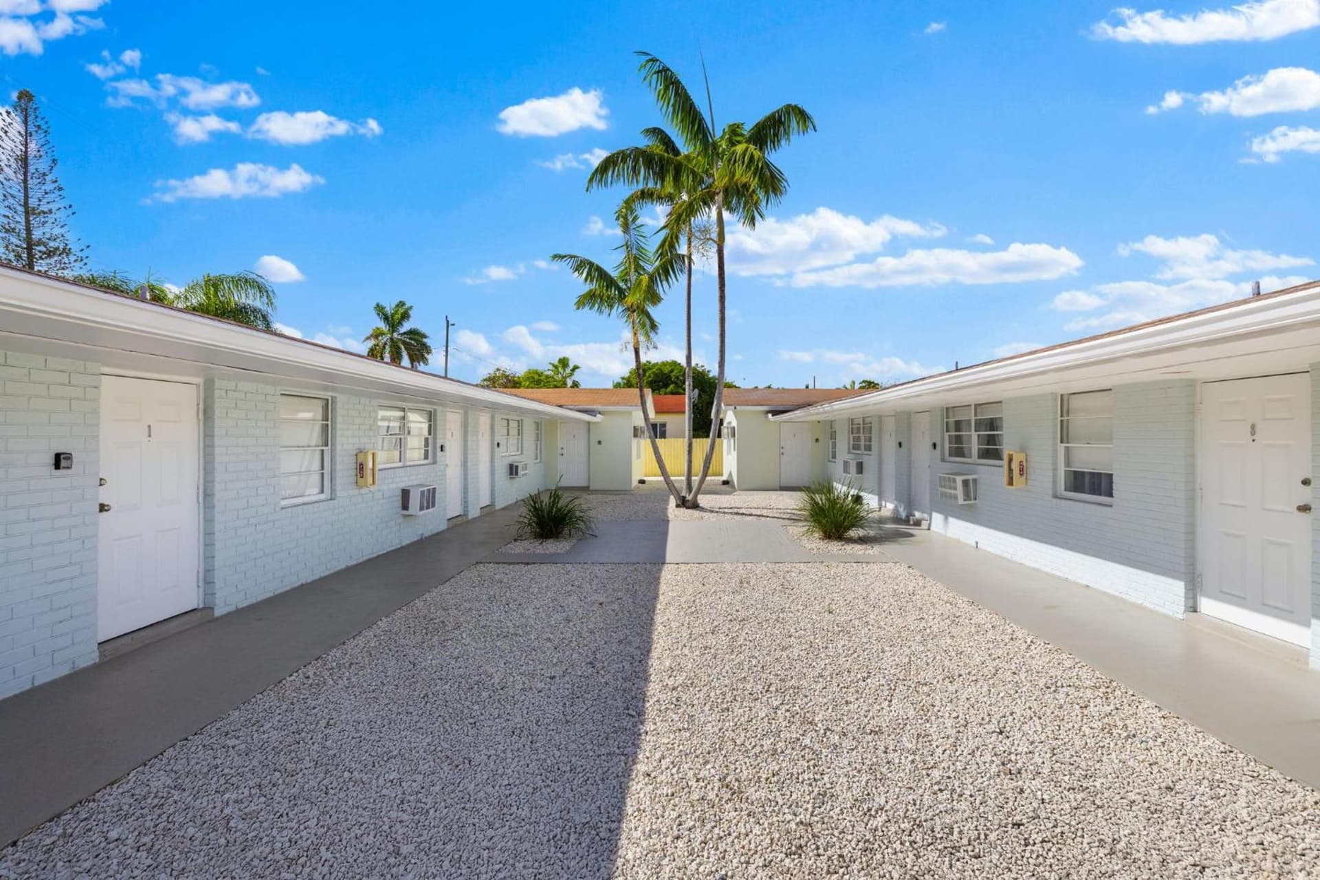 Sunset Inn - Hallandale Beach