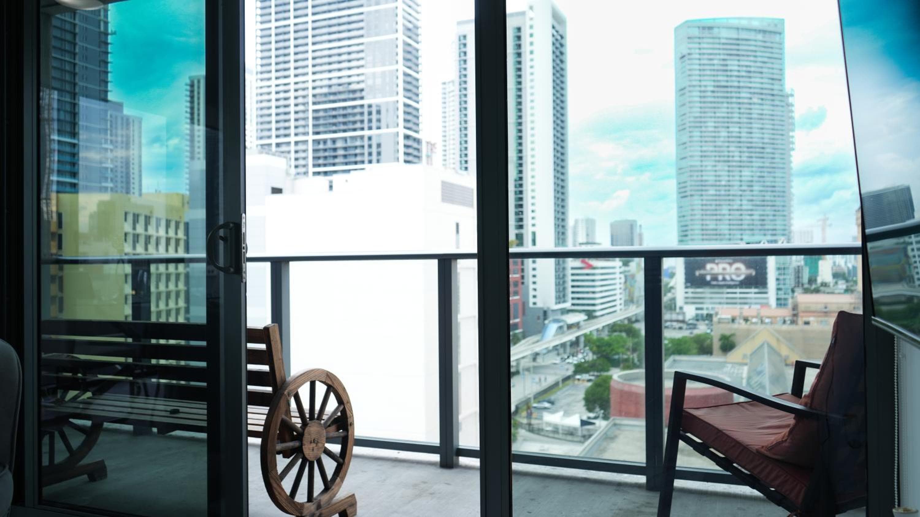 X Lounge II-Highline Corner Residence