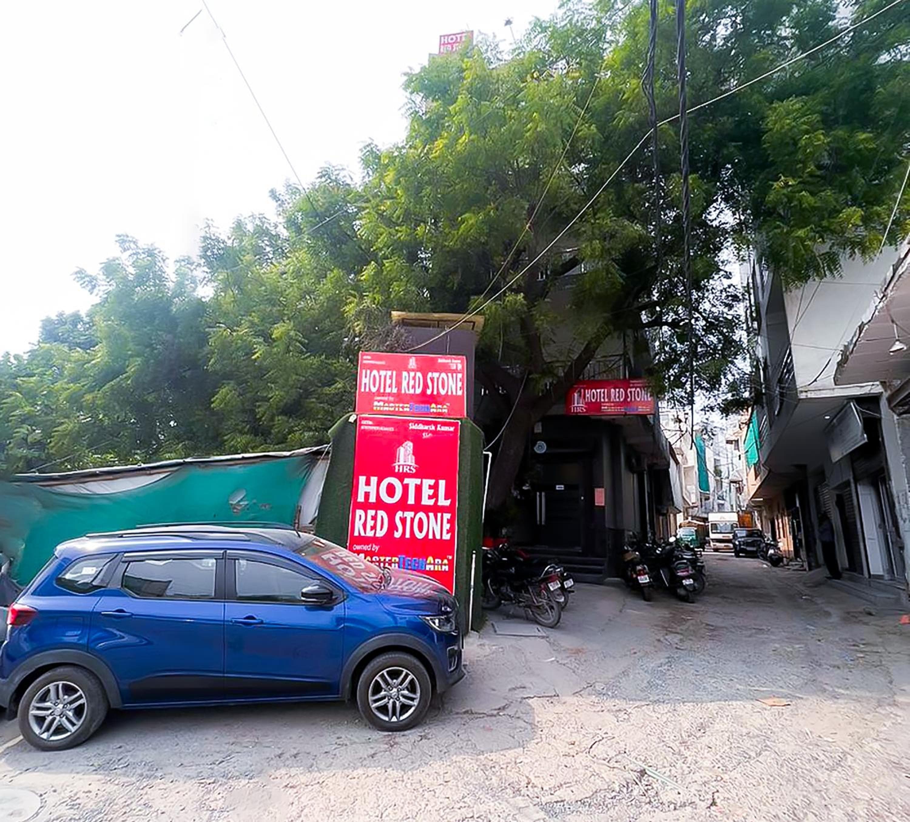 Hotel Red Marble Near IGI Airport