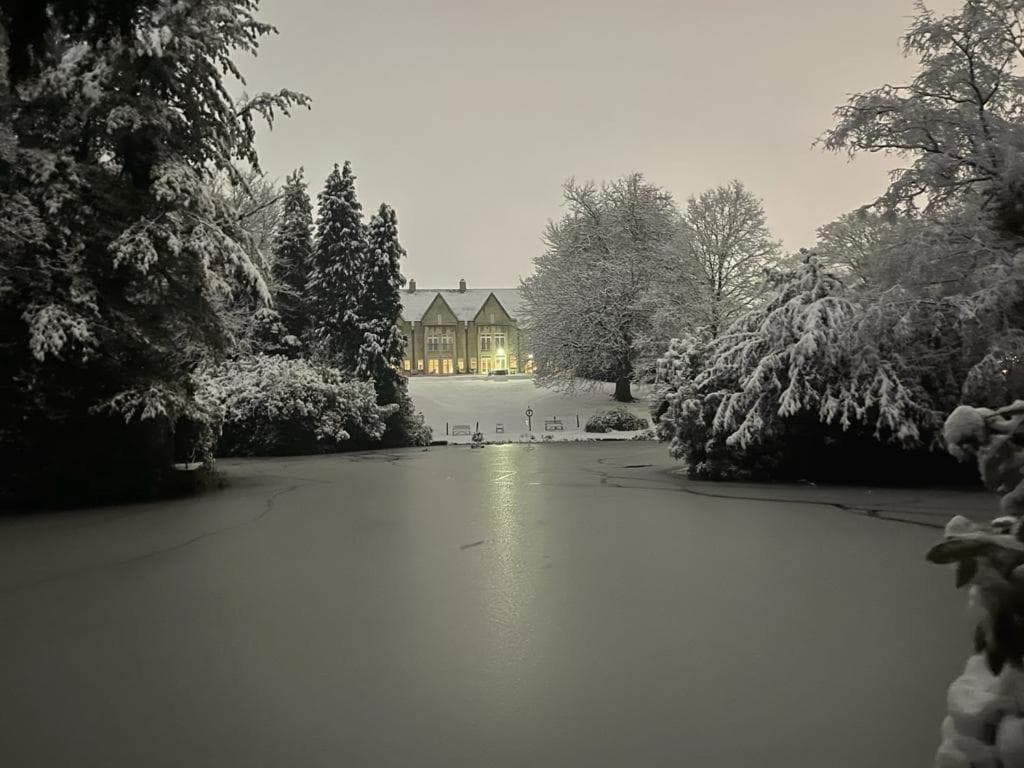 Mercure Sheffield Kenwood Hall & Spa 3