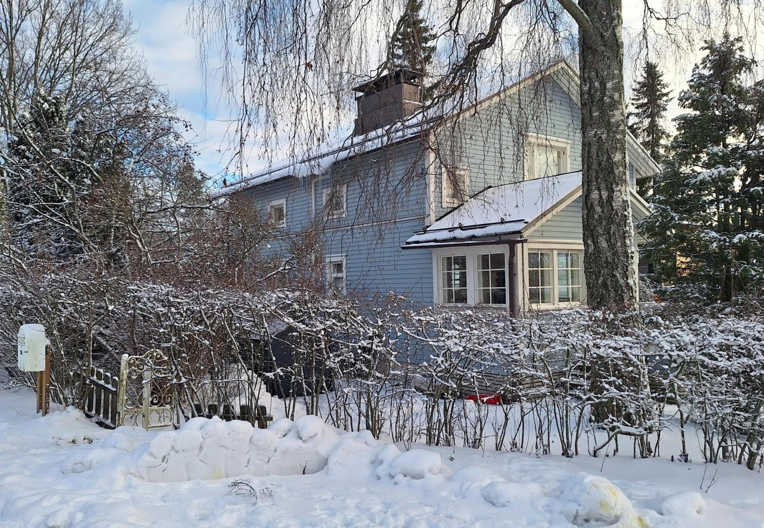 Guest apartment with authentic Finnish wooden sauna, 10 min drive from the airport