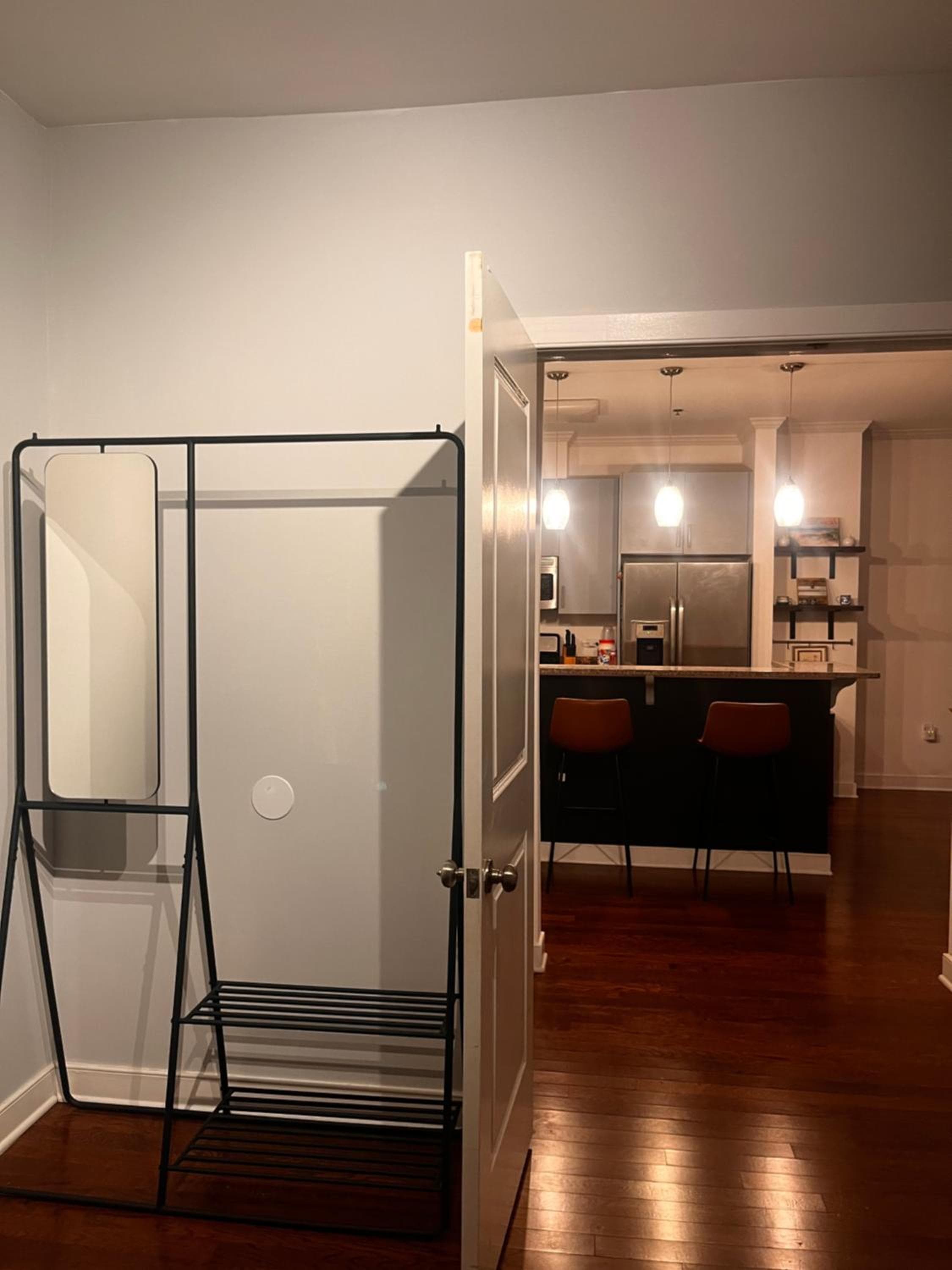 King Master and Plush Queen near NYC w kitchen, living room plus on-site gym