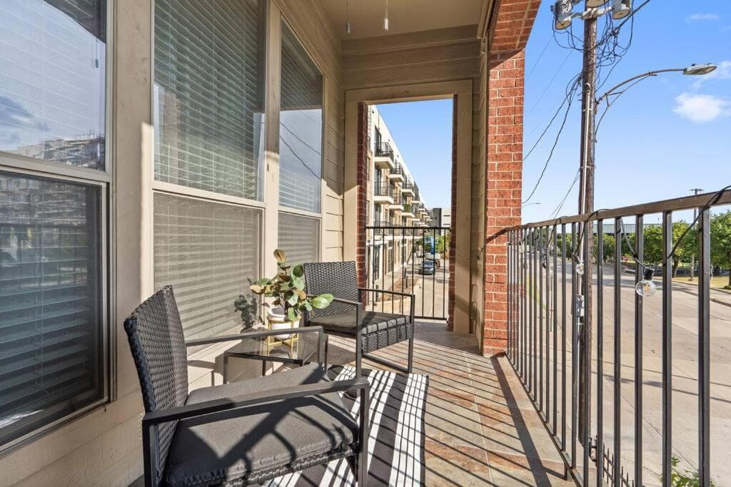 Farmers Market 3 BD Townhome w Rooftop Terrace
