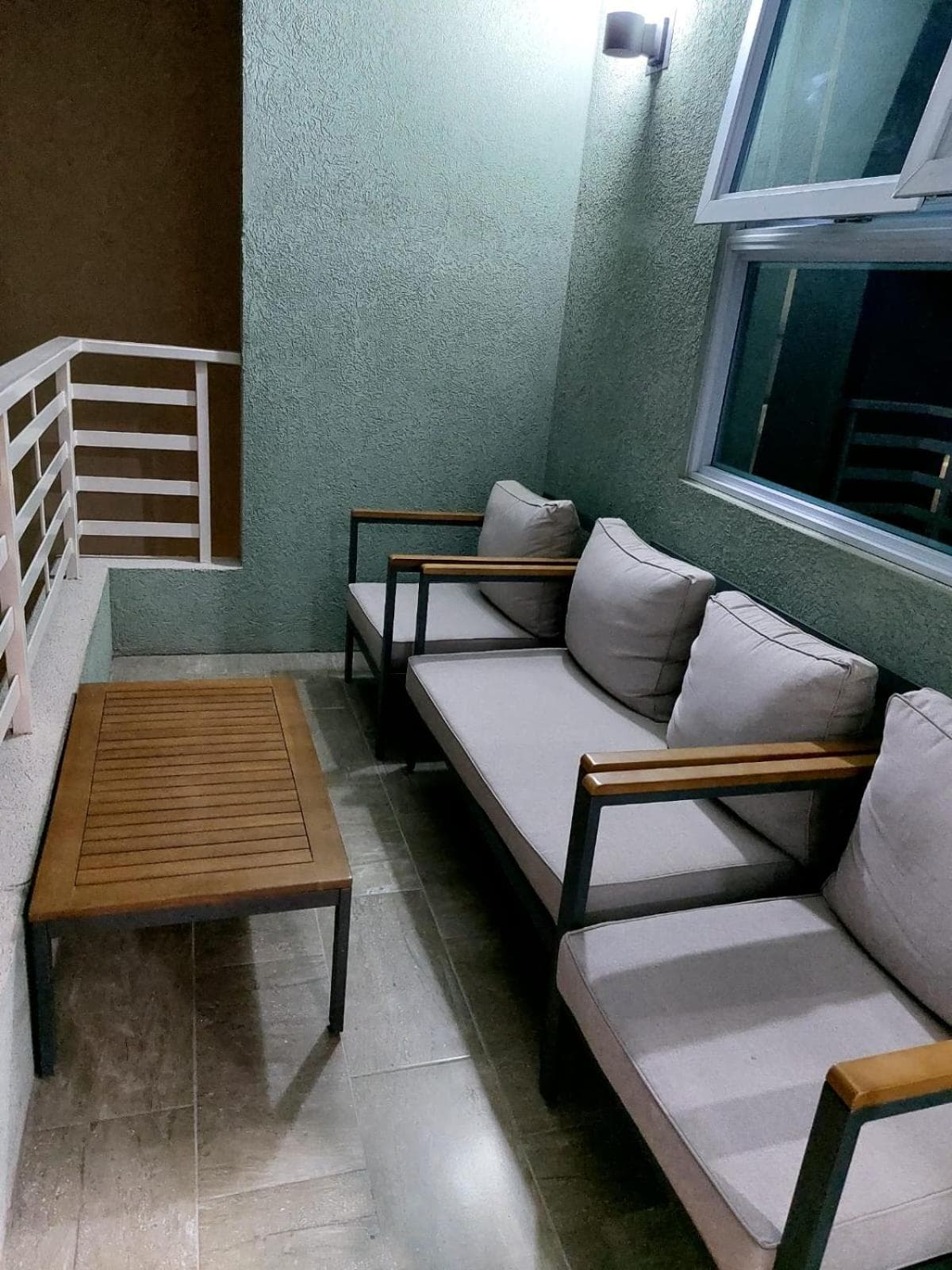 Modern Lofts 2 BR Apt in Kingston
