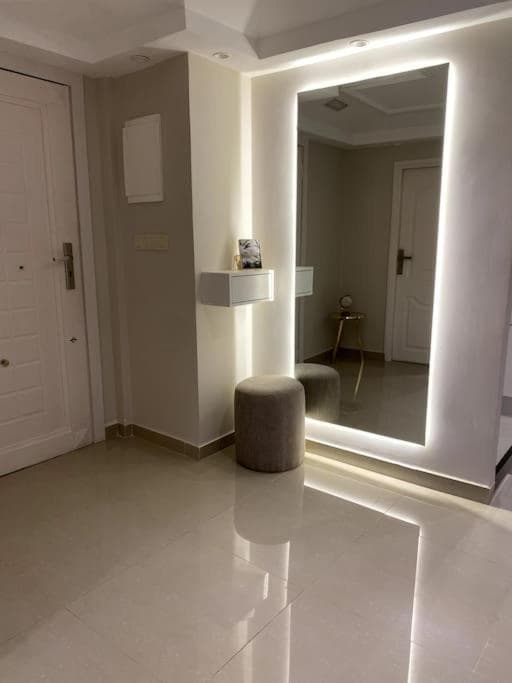 2 bedroom luxury apartment city center