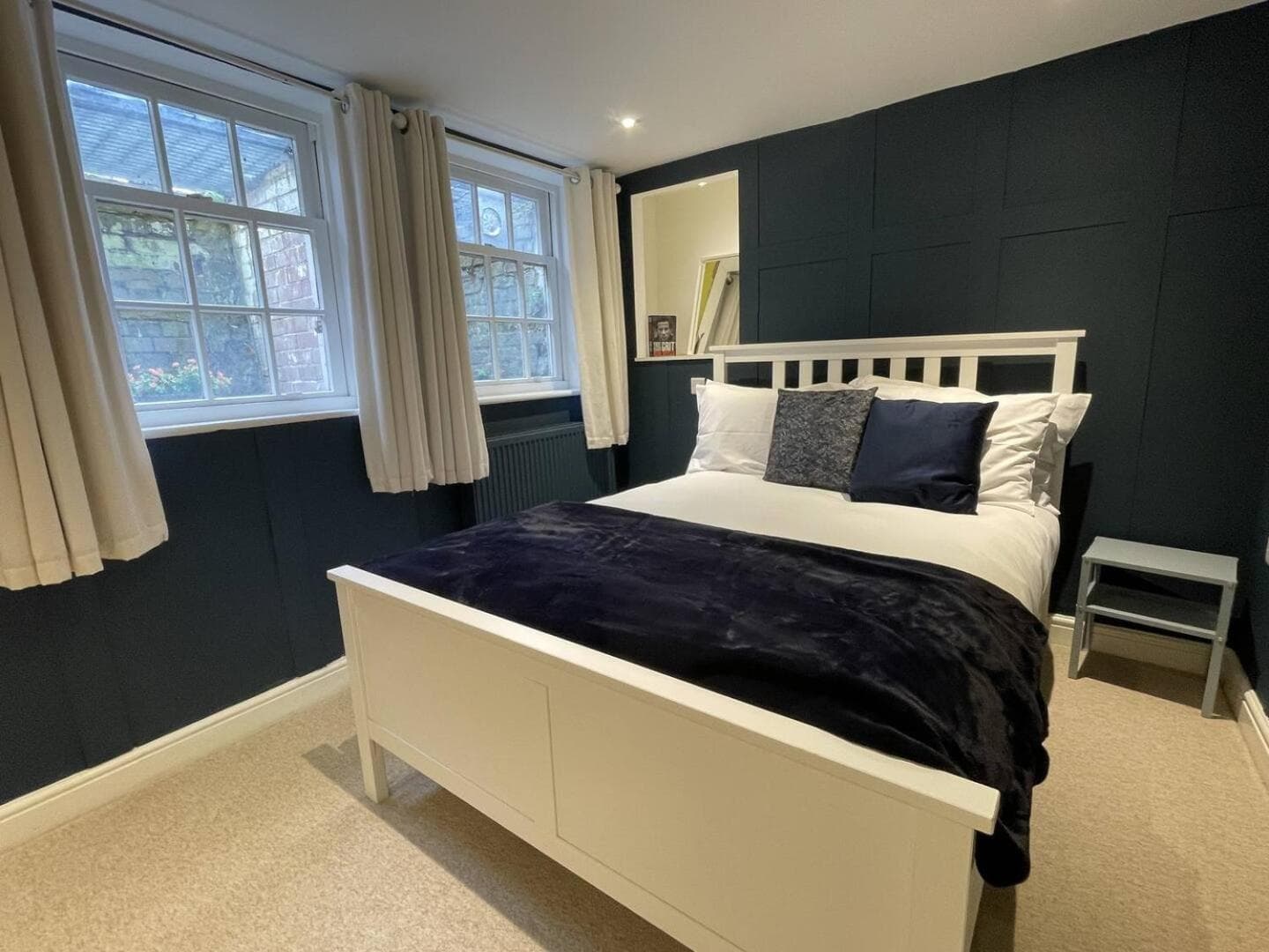 F1 Town Centre, Walk to Races! Sleeps 4