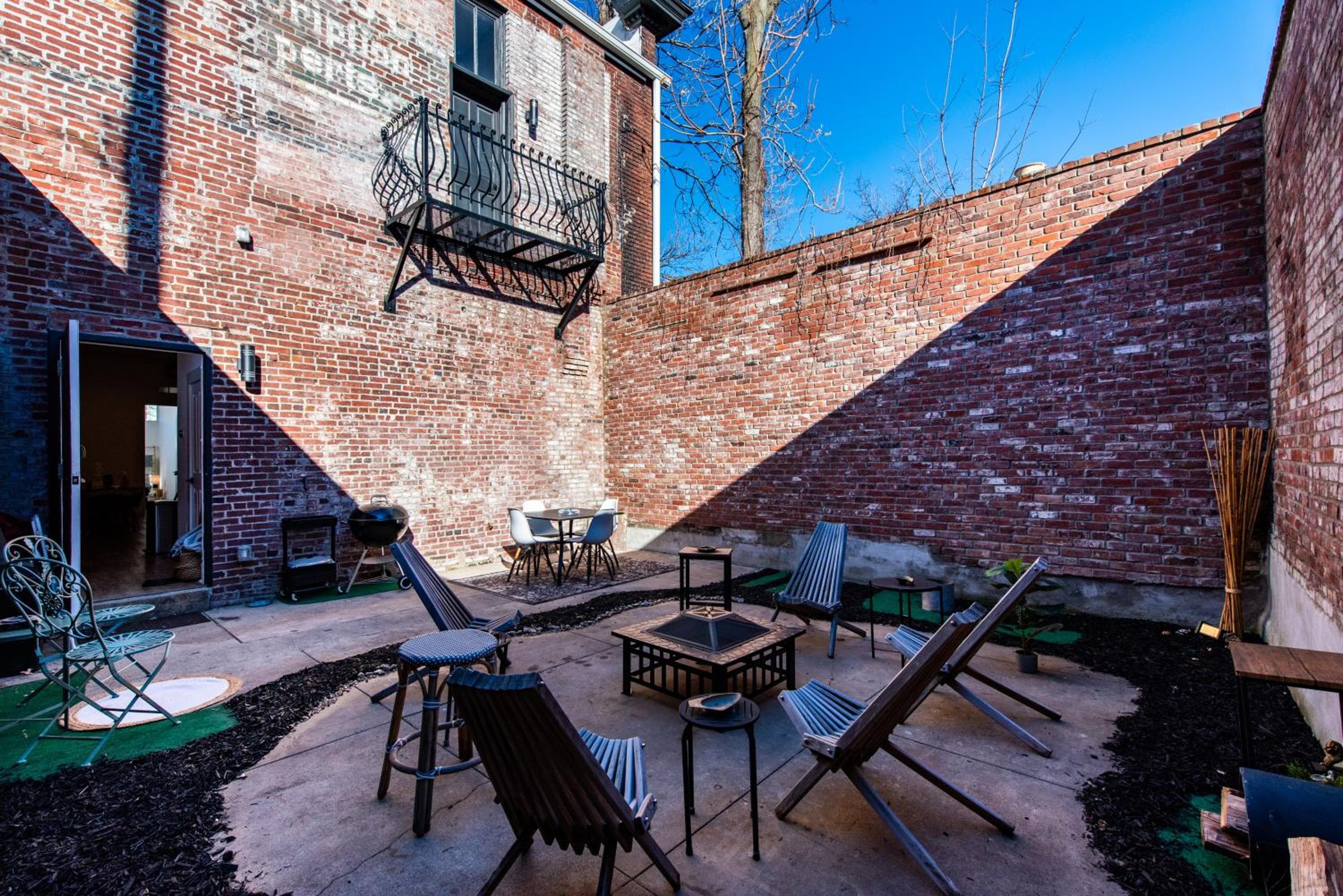 Louisville Cigar Lounge & Bourbon Group stay in KY