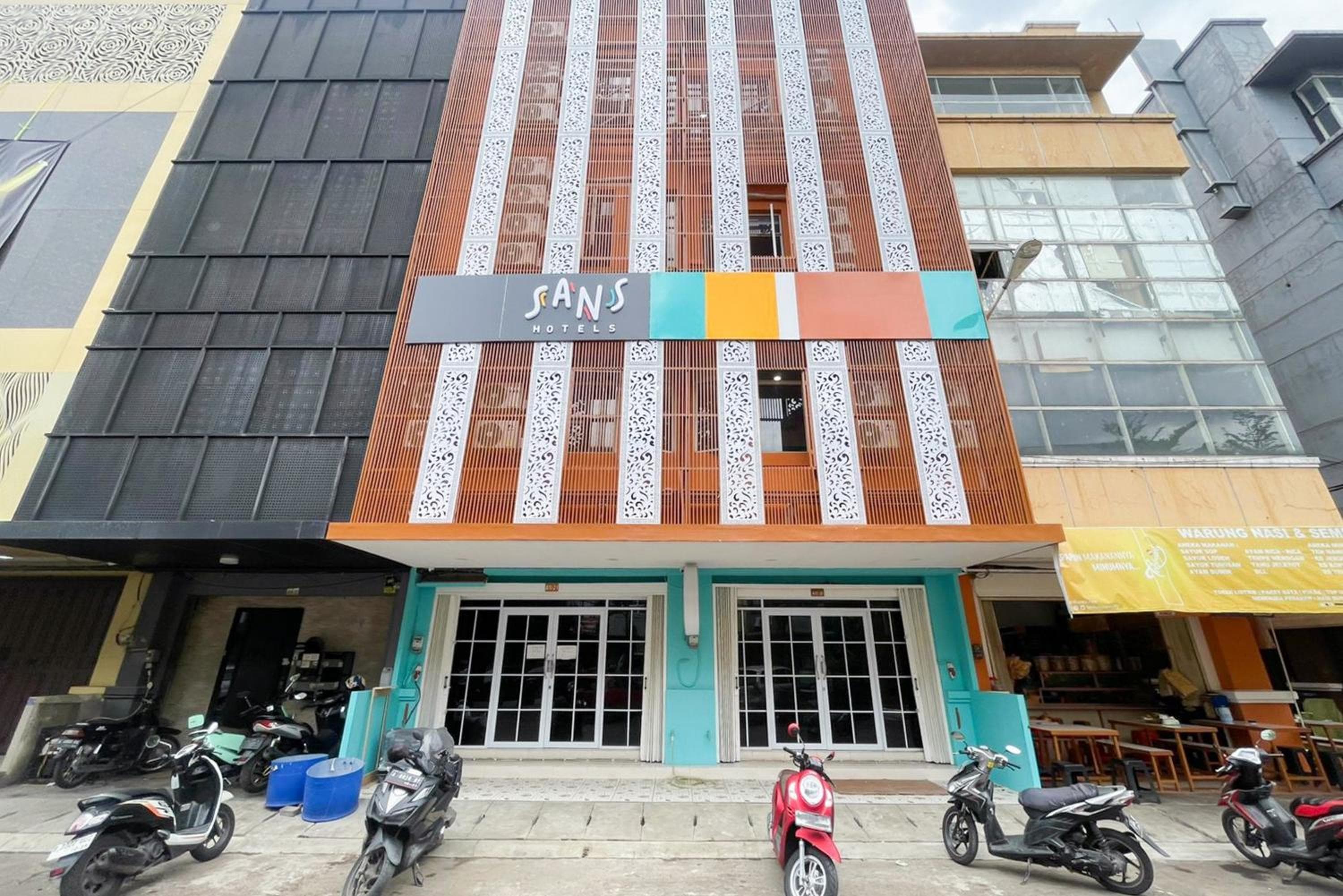 Sans Hotel Cengkareng