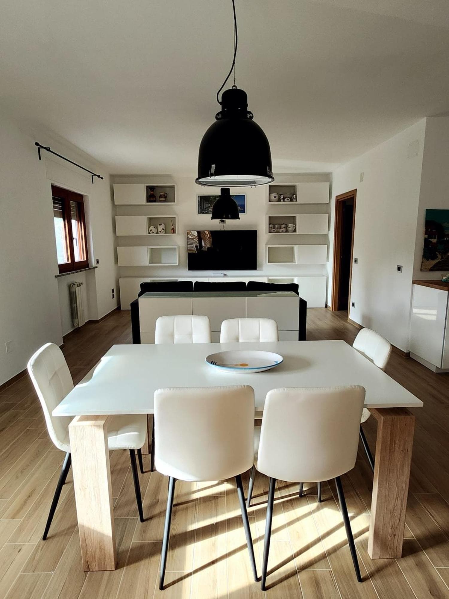 Salerno Marina Bay - Modern Apartments with Balcony & Free Parking