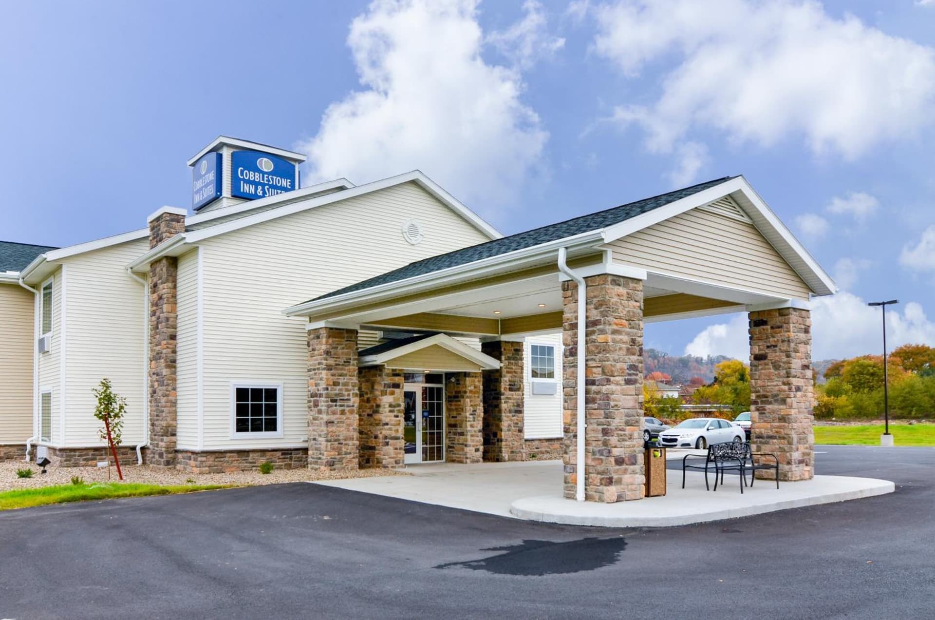 Cobblestone Inn & Suites - Ambridge, PA