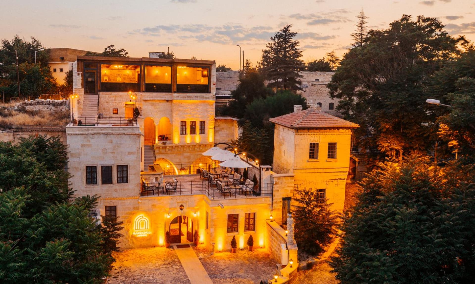 Lagoon Cave Suites