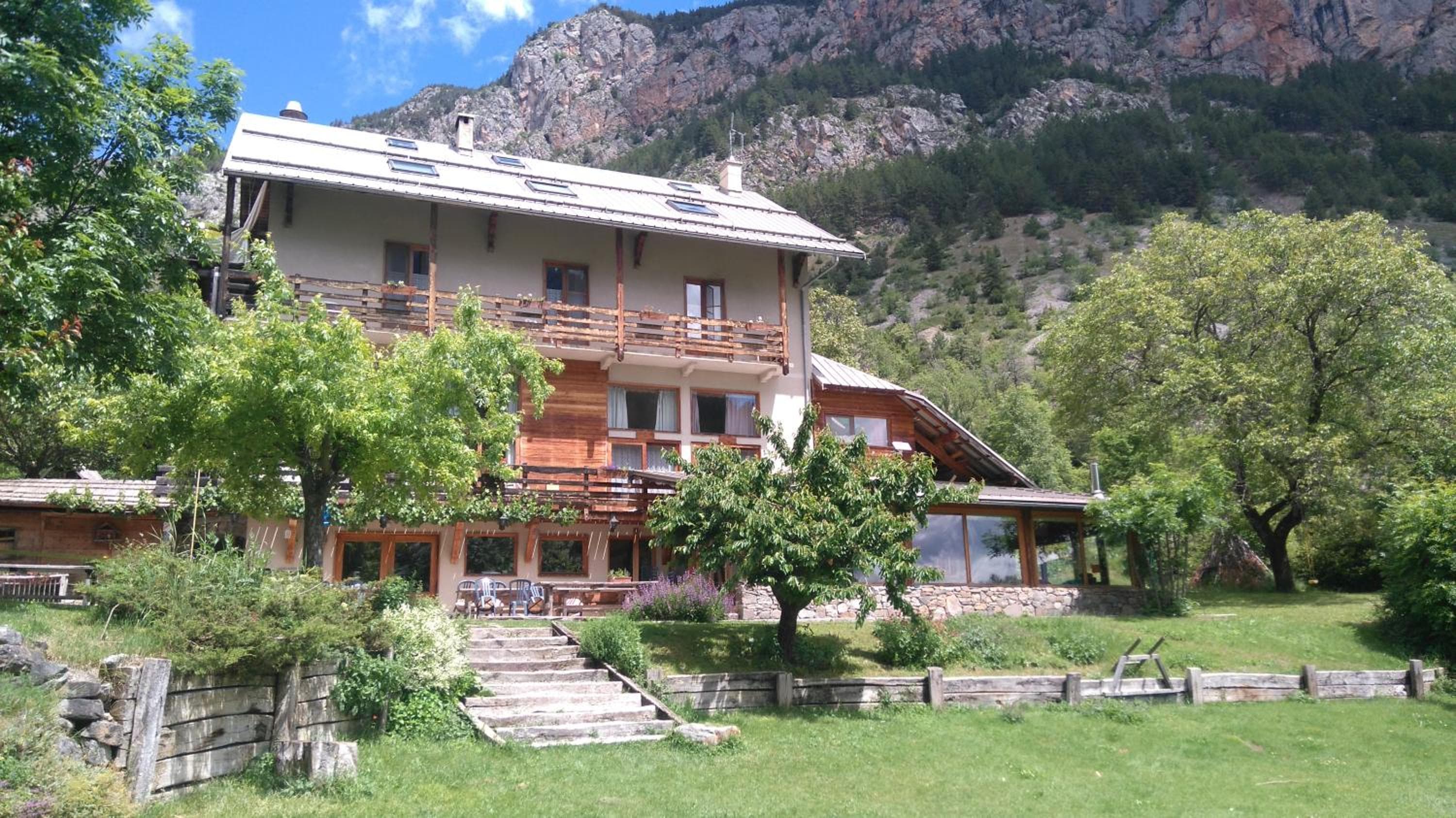 Hôtel Restaurant Gîtes Les 5 Saisons