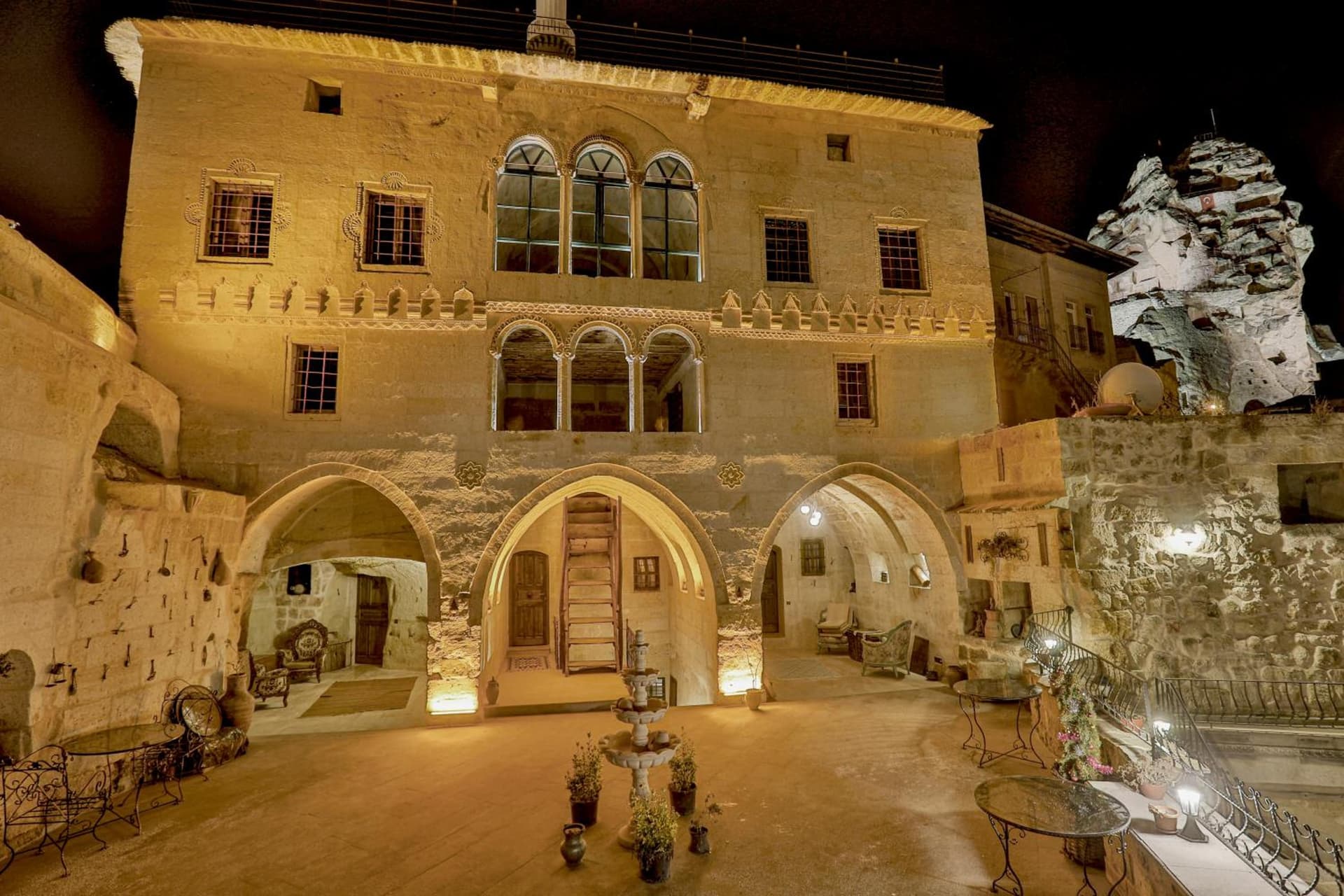 Casia Cave Suites