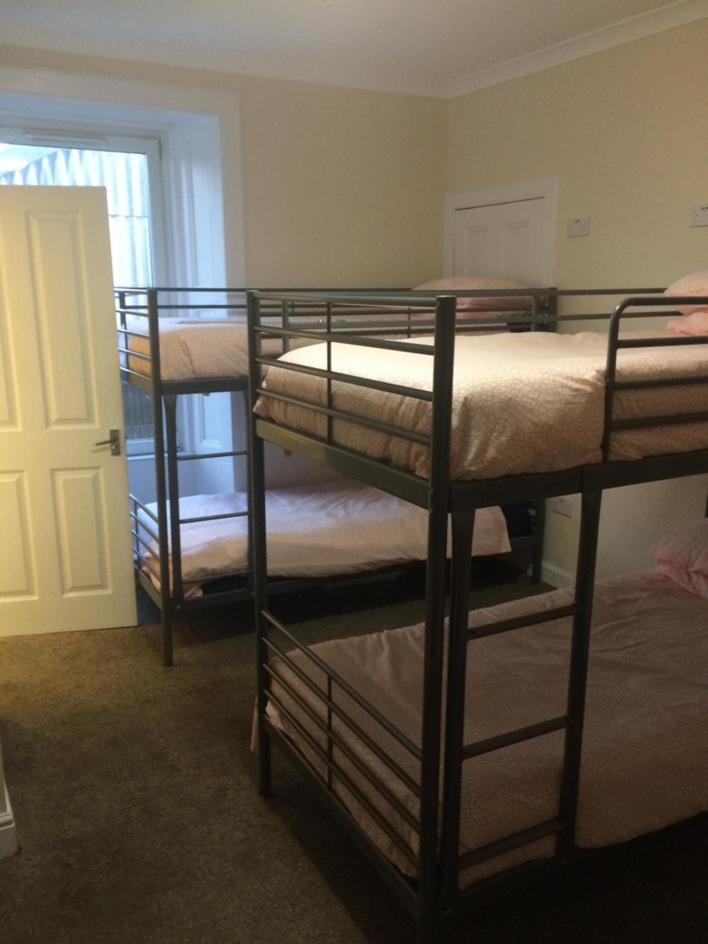 Edinburgh West Side Hostel