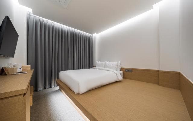 Bluefrog Hotel