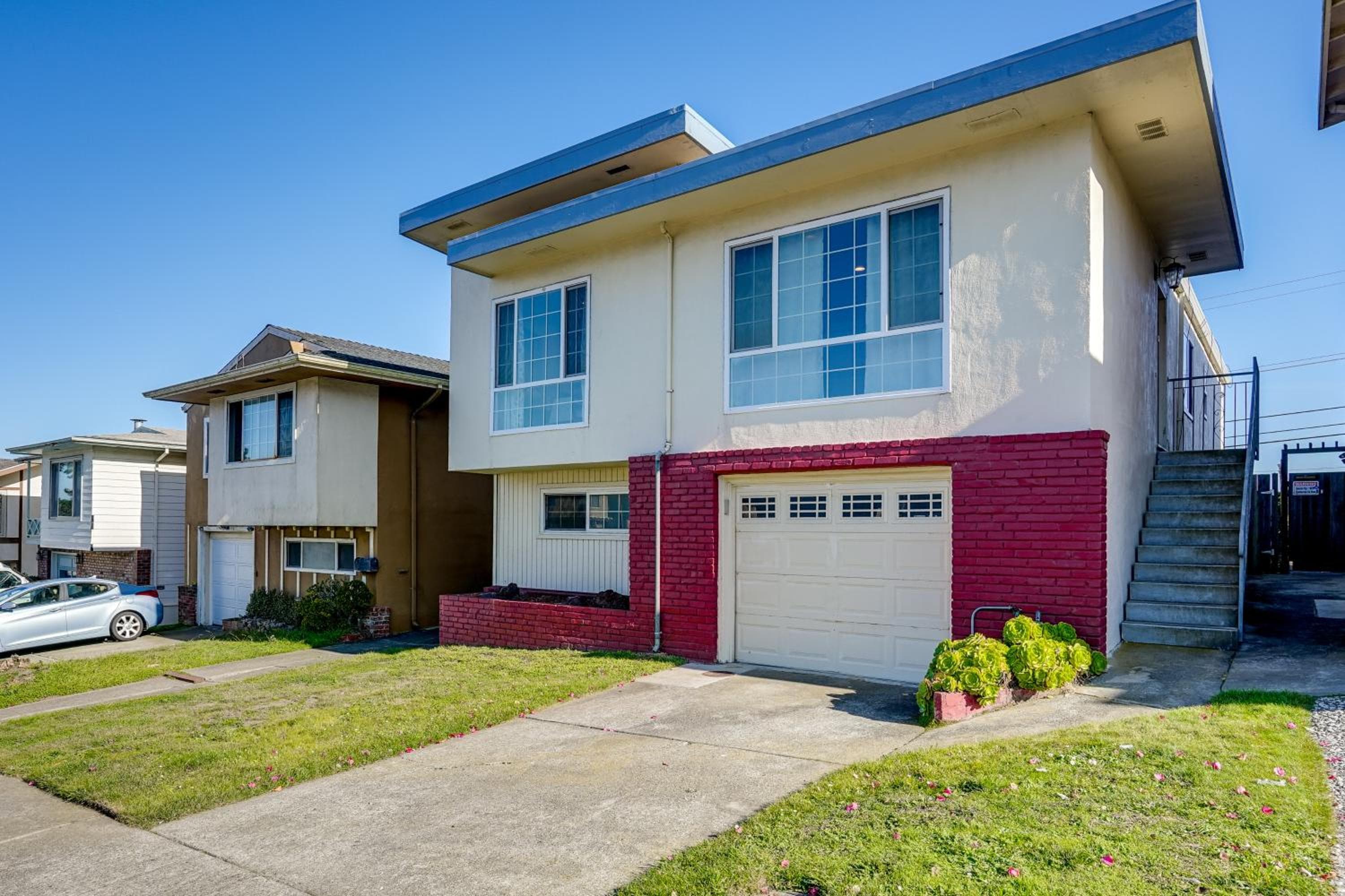 Easy SF Access! Spacious Family Home w/ Yard