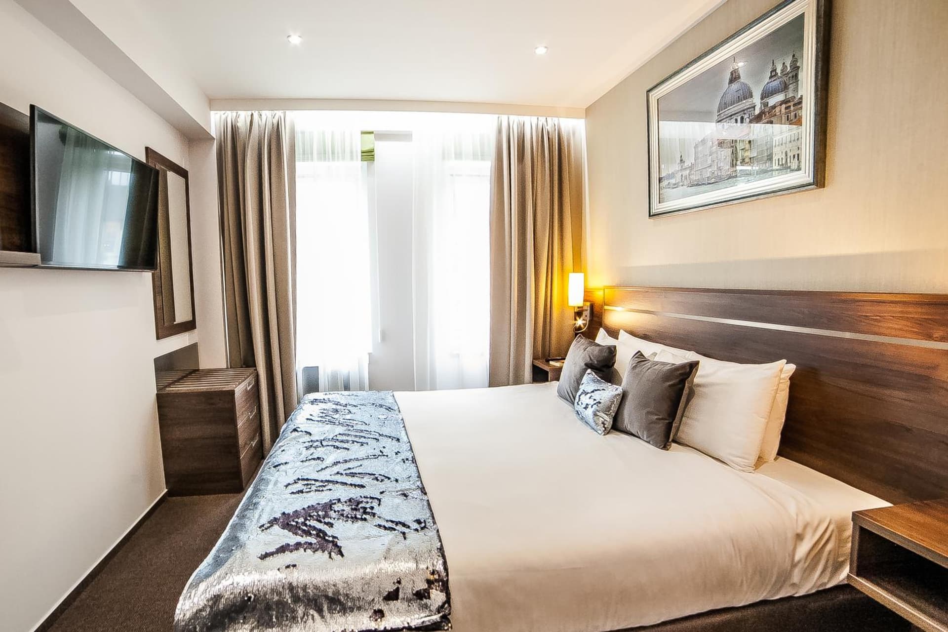Hampton Suites Serviced Apartments 5