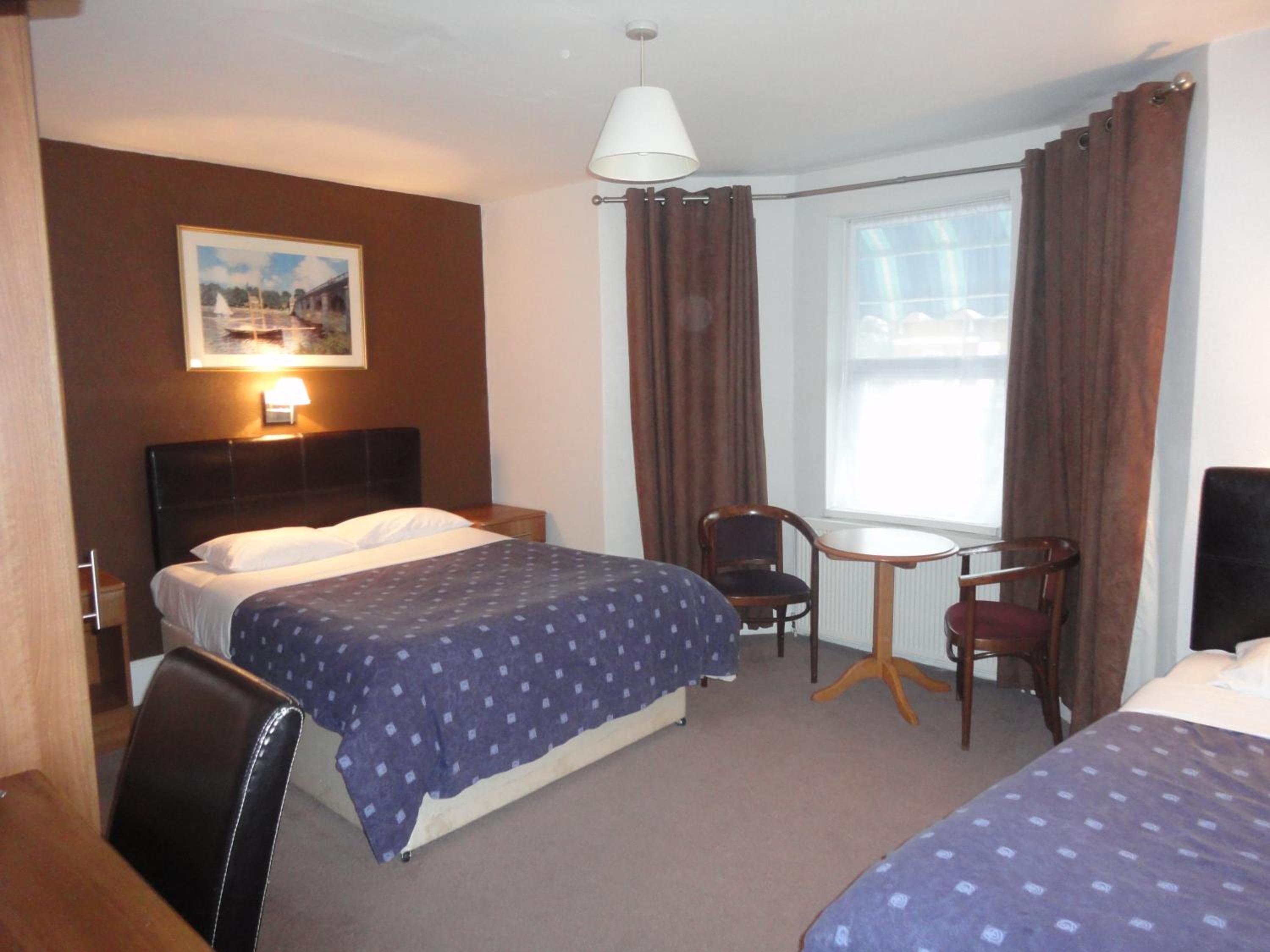 Warwick Lodge 4