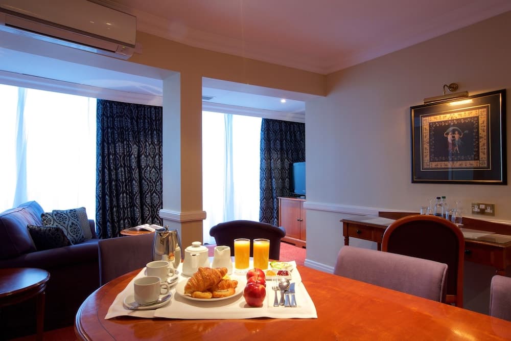 Derby Mickleover Hotel, BW Signature Collection 4