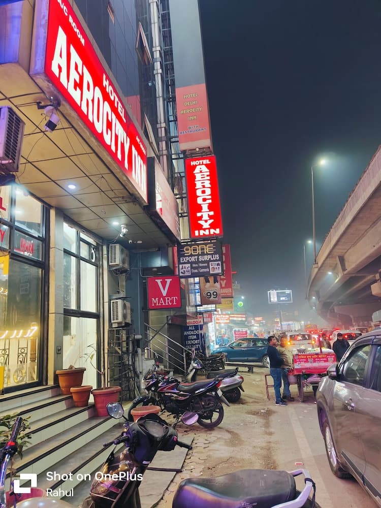 Hotel Delhi Aerocity Inn