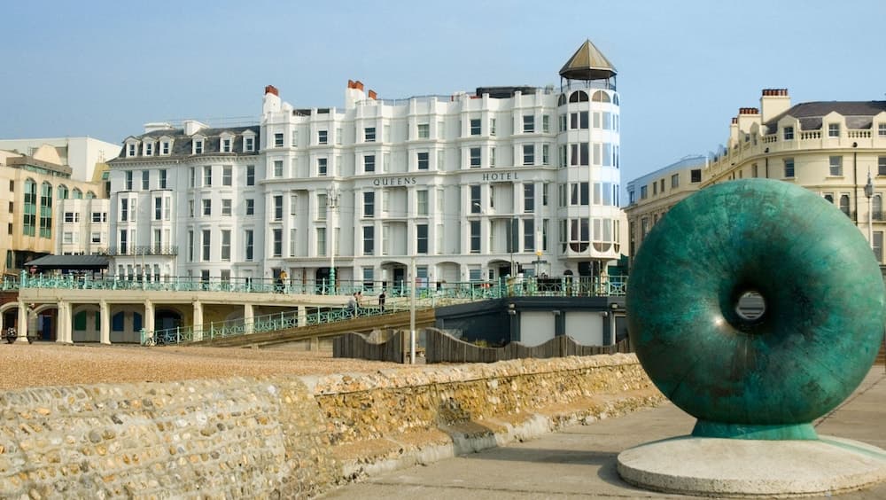 Queens Hotel