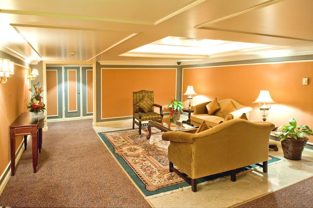 Ascot Hotel