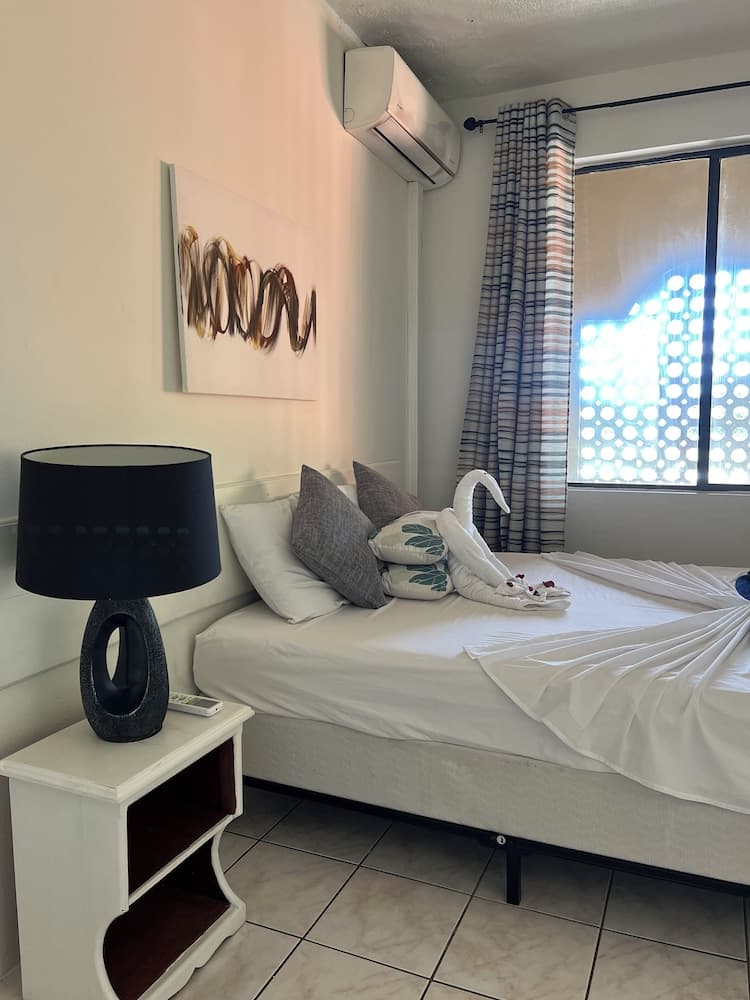 Seaview Apartel