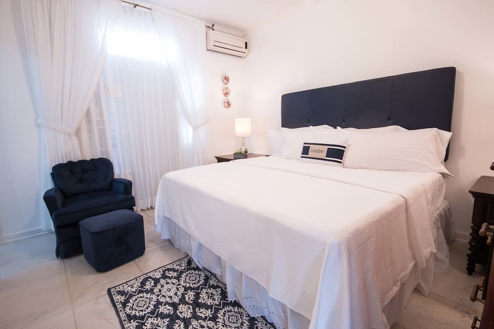 Cattleya's New Kingston Guest Apartment