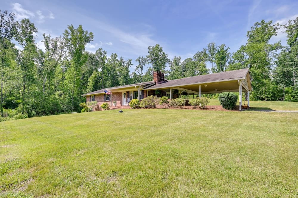 'the Travis House at Lantern Springs' on Farm!